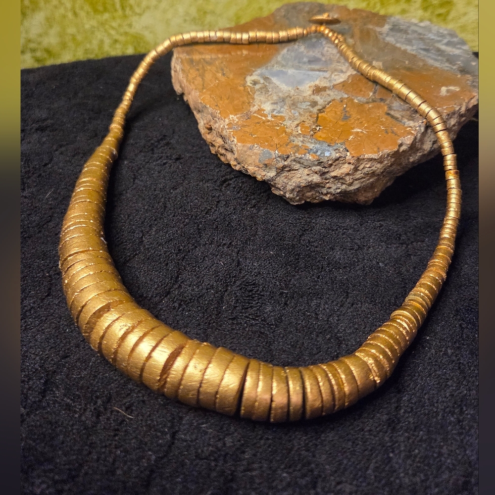 Chic Gold-Toned Necklace